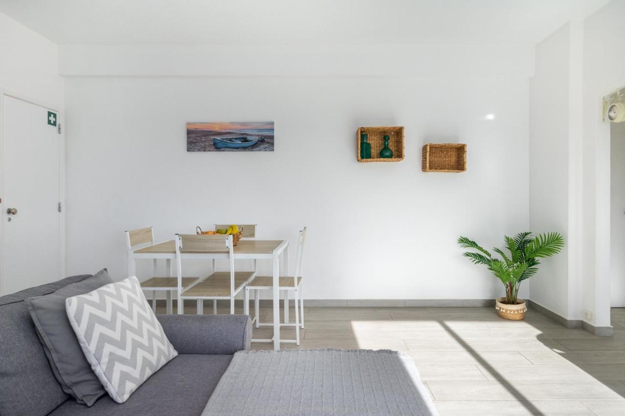 Apartamento Cor Do Mar - Sunny, Clean And Spacious Apartment With Sea View, In Alvor - Very Close Walking Distance To The Beach And Alvor Village Buitenkant foto